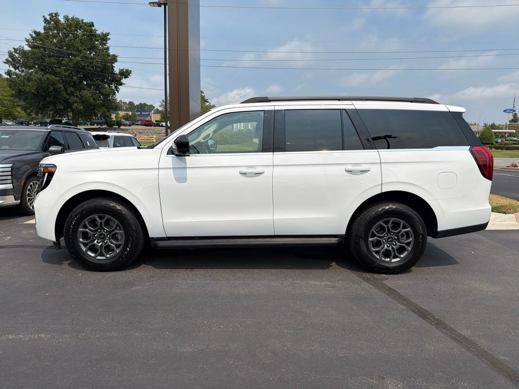 Used 2025 Ford Expedition Active AWD/4WD image 5