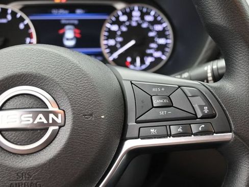 Used 2025 Nissan Sentra SV FWD image 21