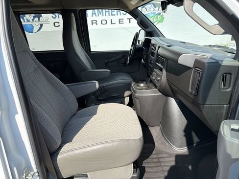 Used 2025 Chevrolet Express 3500 LT w/ LT Preferred Equipment Group RWD image 25