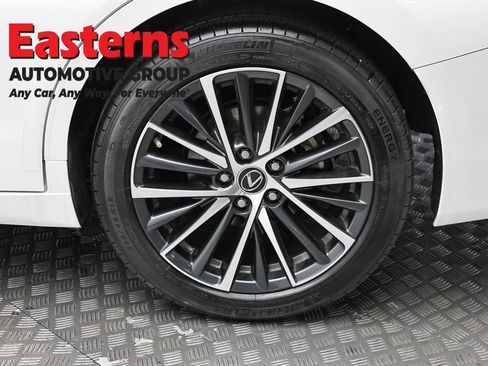 Used 2024 Lexus ES 250 w/ Premium Package image 8