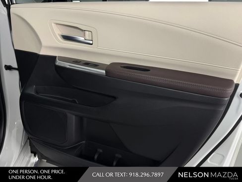 Used 2024 Toyota Sienna Platinum FWD image 45