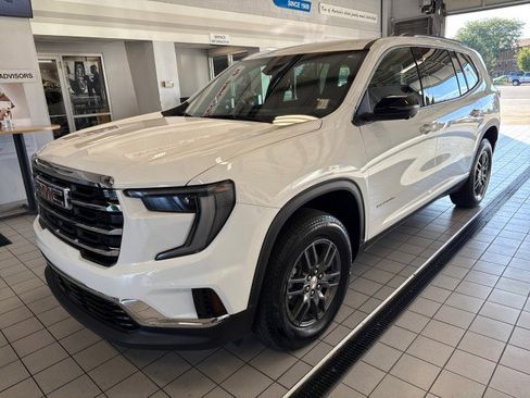 Used 2025 GMC Acadia Elevation image 7