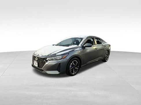Used 2024 Nissan Sentra SV image 2