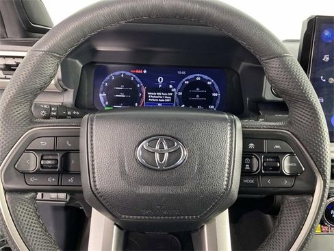 Used 2024 Toyota Tacoma Trailhunter image 15