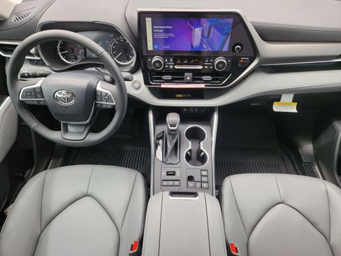 New 2026 Toyota Highlander XLE AWD/4WD image 23