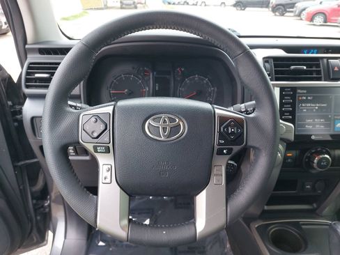 Used 2020 Toyota 4Runner SR5 Premium w/ Moonroof Package image 17