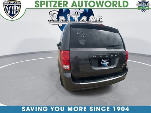 Used 2018 Dodge Grand Caravan SE w/ UConnect Hands-Free Group FWD image 8