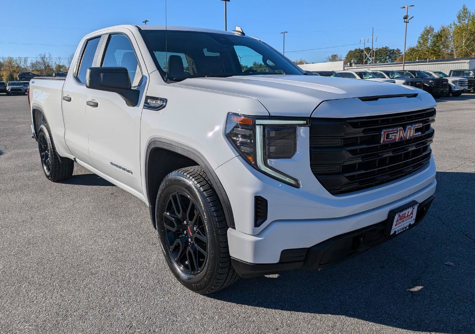 Used 2023 GMC Sierra 1500 Pro w/ Graphite Edition AWD/4WD image 3