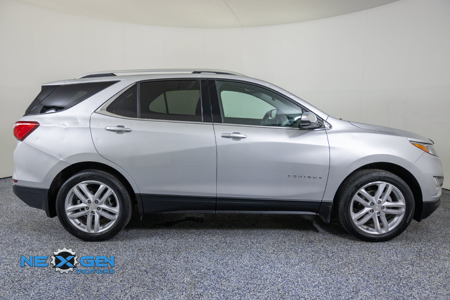 Used 2021 Chevrolet Equinox Premier AWD/4WD image 9