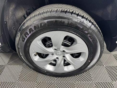 Used 2025 Toyota RAV4 LE image 31