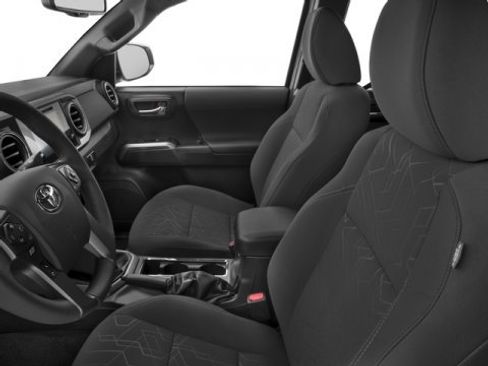 Used 2017 Toyota Tacoma TRD Off-Road image 9