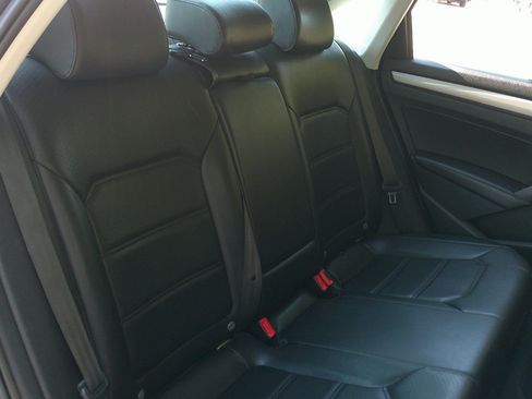 Used 2015 Volkswagen Passat 1.8T Limited Edition image 43