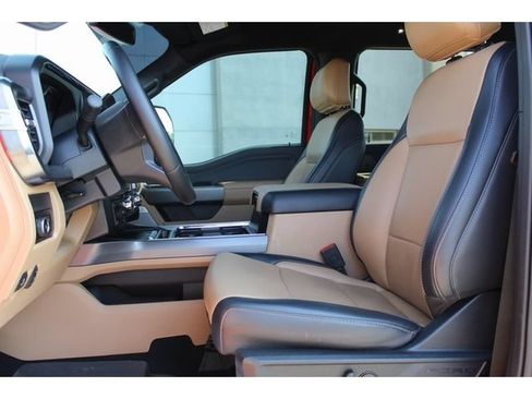 Used 2025 Ford F250 Lariat w/ Lariat Ultimate Package AWD/4WD image 12