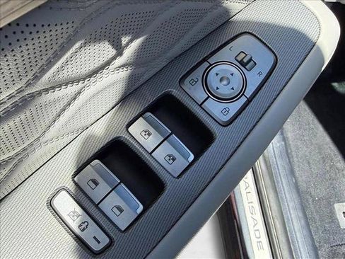 Used 2022 Hyundai Palisade Calligraphy FWD image 17