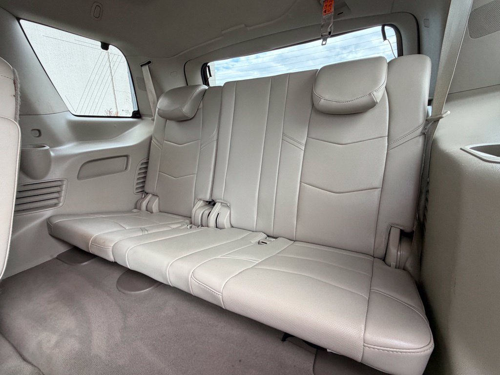Used 2017 Cadillac Escalade Premium Luxury AWD/4WD image 22