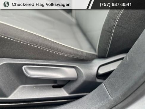 Used 2025 Volkswagen Jetta Sport FWD image 22