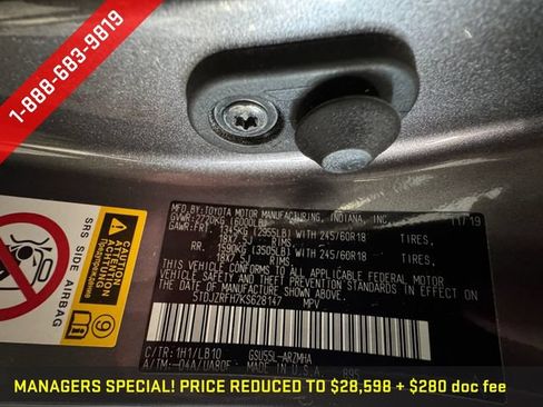 Used 2019 Toyota Highlander XLE AWD/4WD image 29