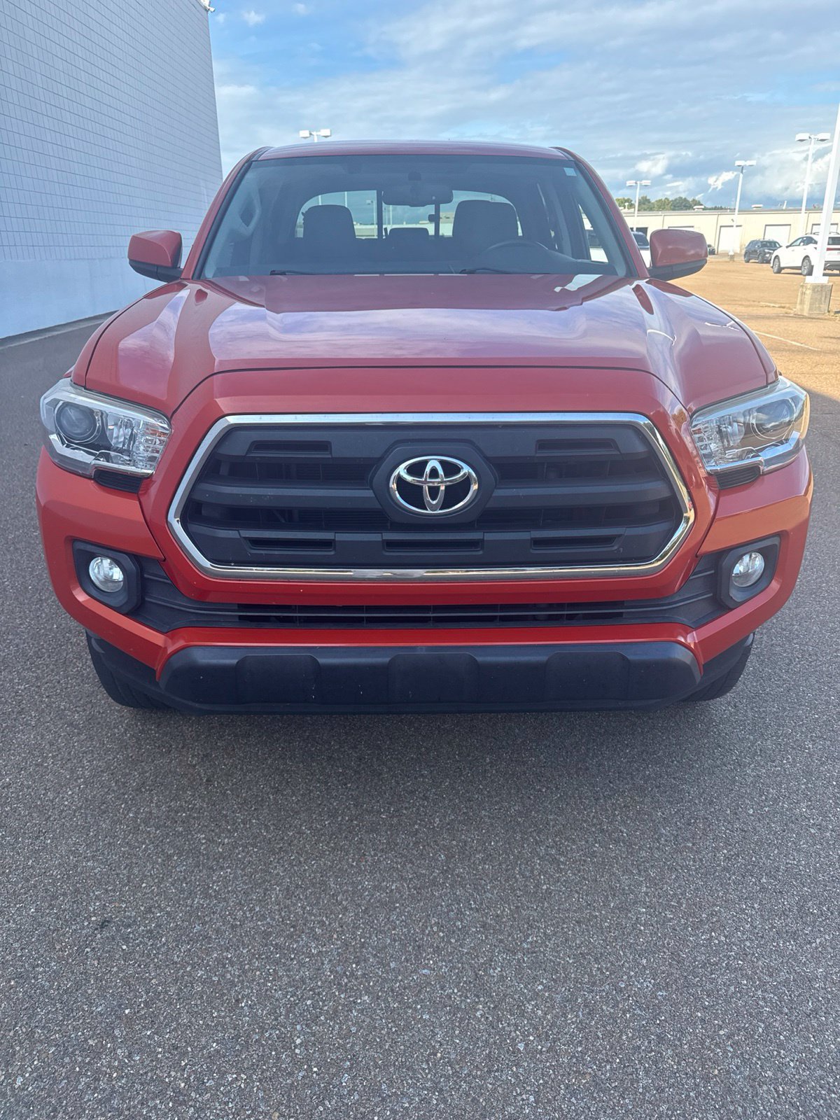 Used 2017 Toyota Tacoma SR5 w/ Tow Package RWD image 14