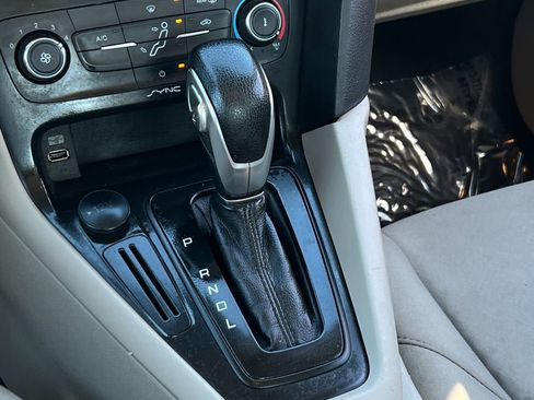 Used 2018 Ford Focus SE image 18