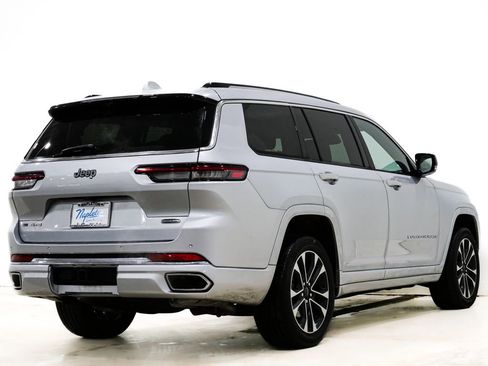 Used 2022 Jeep Grand Cherokee L Overland w/ Luxury Tech Group IV image 7