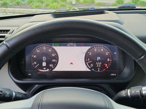 Used 2020 Land Rover Defender 110 HSE image 32