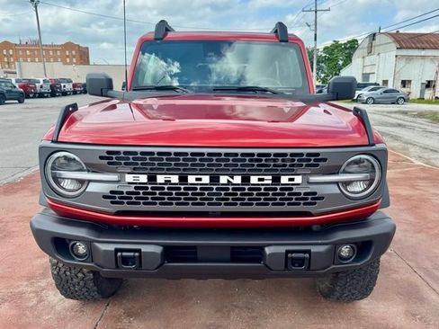 Used 2023 Ford Bronco Badlands AWD/4WD image 2