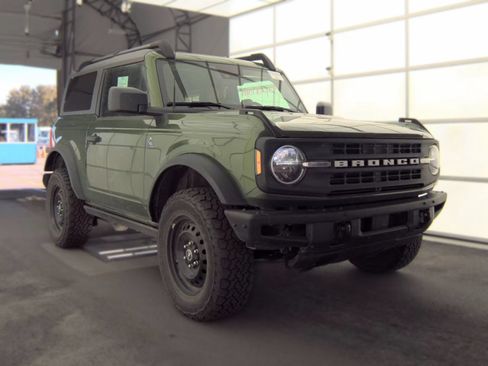 Used 2022 Ford Bronco Black Diamond AWD/4WD image 2