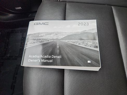Used 2023 GMC Acadia SLT w/ Elevation Edition AWD/4WD image 27