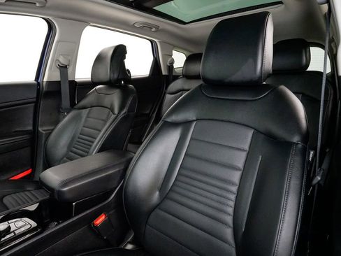 Certified 2025 Kia Sportage SX FWD image 12