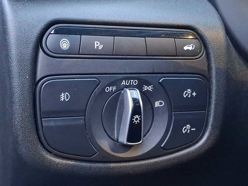 Used 2019 INFINITI QX50 Essential w/ Sensory Package image 23