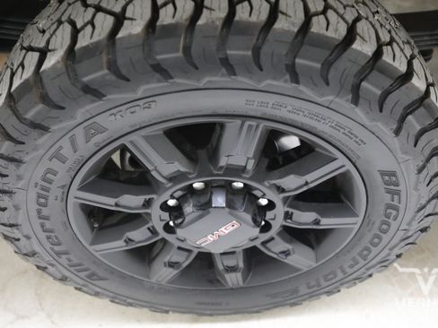 Used 2024 GMC Sierra 2500 AT4 w/ AT4 Premium Plus Package AWD/4WD image 34
