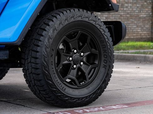 Used 2021 Jeep Gladiator Willys image 66