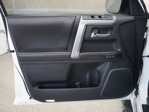 Used 2016 Toyota 4Runner Limited AWD/4WD image 30