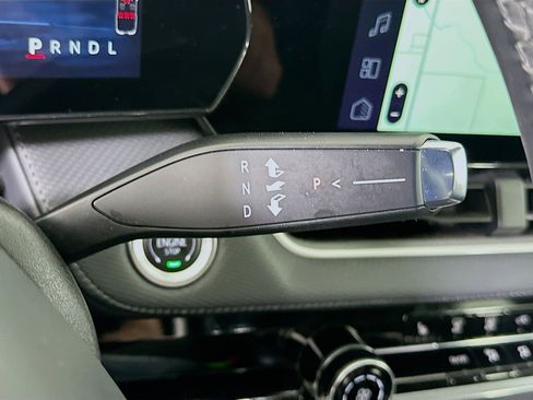 Used 2025 Chevrolet Equinox LT image 25