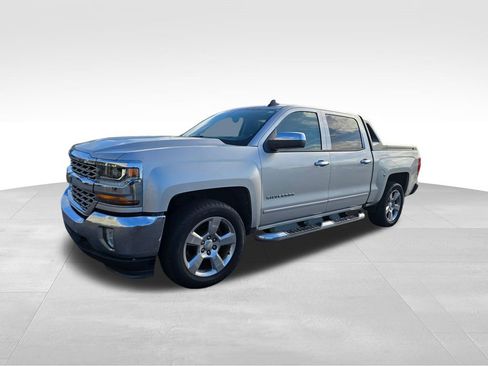 Used 2017 Chevrolet Silverado 1500 LT w/ High Desert Package image 6