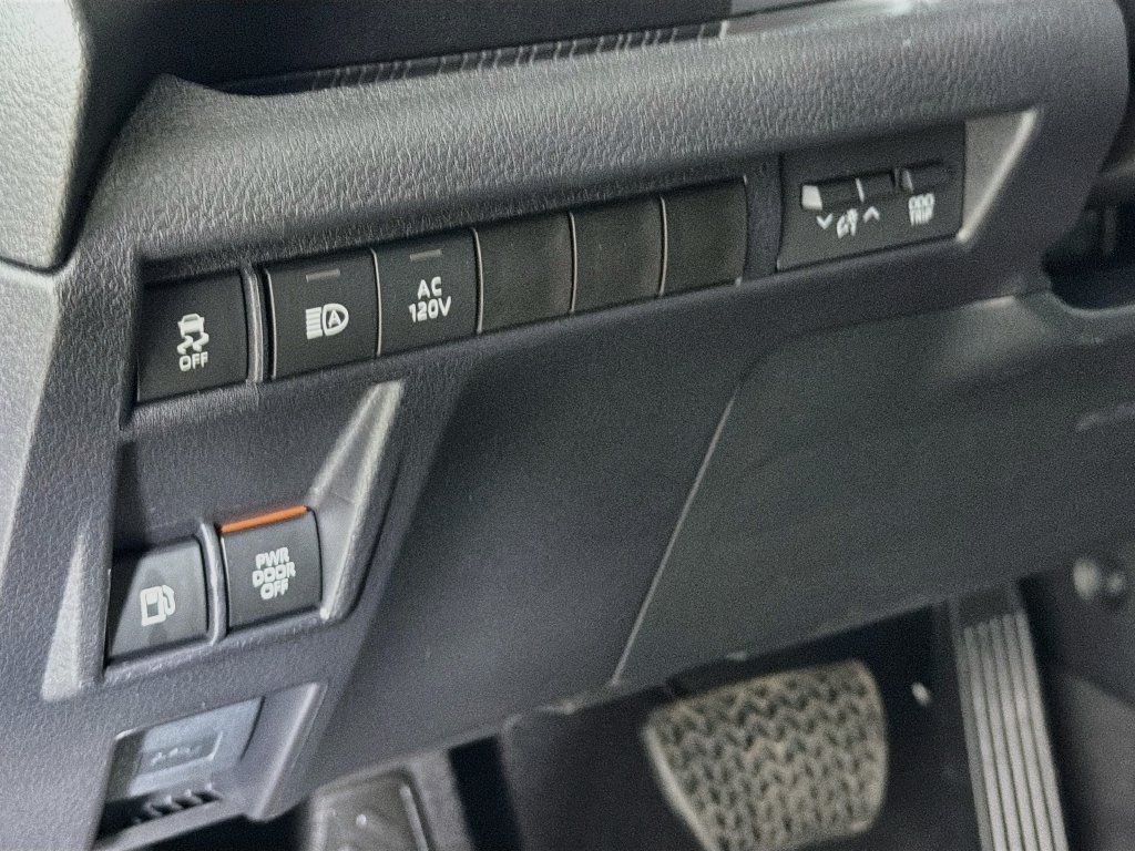 New 2026 Toyota Sienna XLE Woodland Edition AWD/4WD image 11