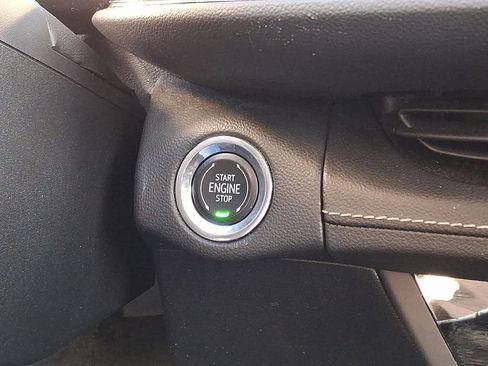 Used 2023 Buick Envision Essence image 23