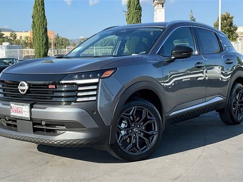 New 2026 Nissan Kicks SR image 2