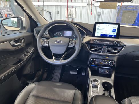 Used 2022 Ford Escape SEL image 6