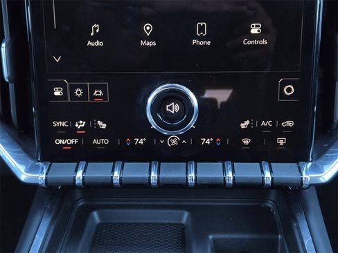 Used 2025 GMC Acadia Elevation image 14