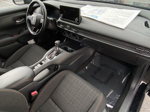 Used 2025 Honda HR-V Sport image 8