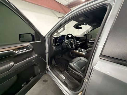 Used 2024 Chevrolet Silverado 1500 LT w/ Z71 Off-Road Package AWD/4WD image 10