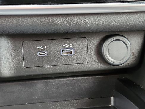 Used 2023 Nissan Rogue S image 19