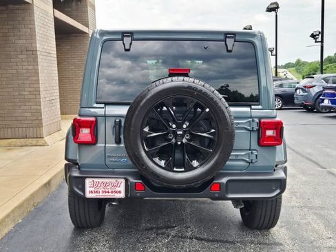 Used 2025 Jeep Wrangler Unlimited Sahara w/ Safety Group AWD/4WD image 7