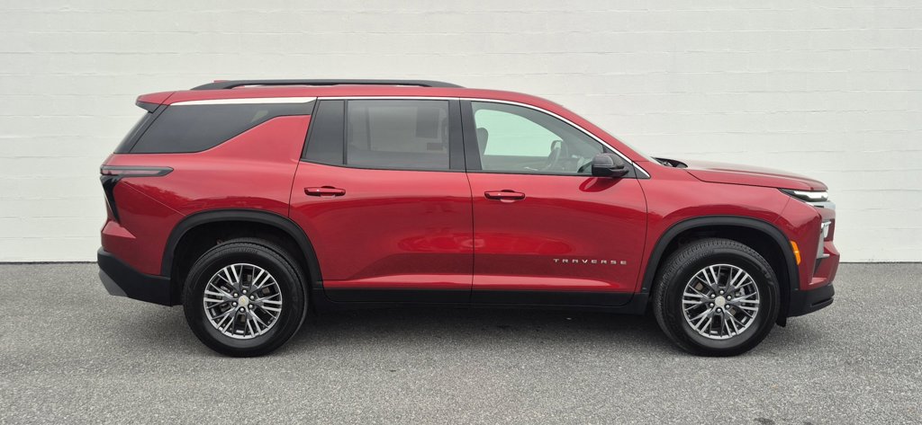 Used 2026 Chevrolet Traverse LT AWD/4WD image 13