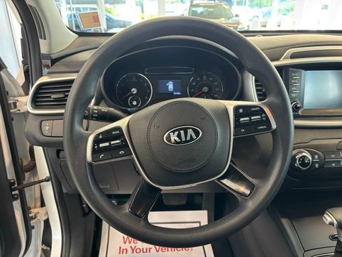 Used 2020 Kia Sorento AWD V6 image 17