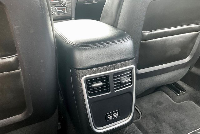 Used 2021 Chrysler 300 Touring L RWD image 10