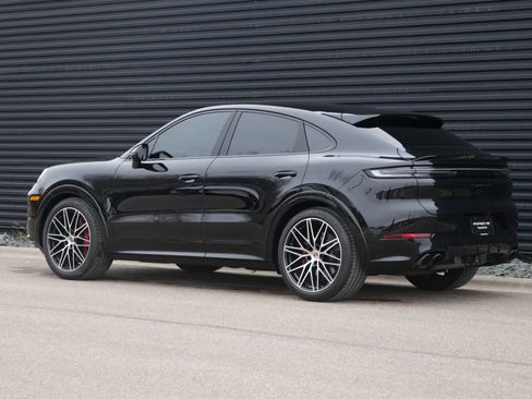Certified 2026 Porsche Cayenne GTS image 3