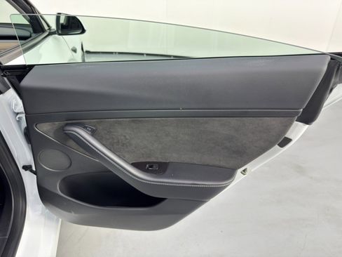 Used 2023 Tesla Model 3 Standard Range image 46