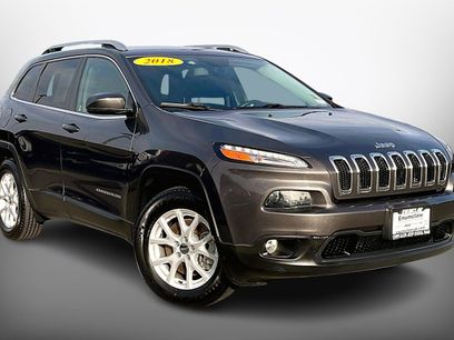 Used 2018 Jeep Cherokee Latitude Plus w/ Comfort/Convenience Group